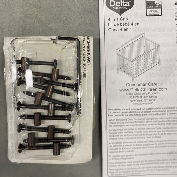 4-in-1 Delta Children’s Crib - Picture 6 of 8